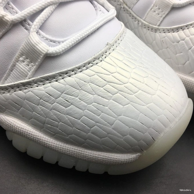 Reps TBkick White Low Frost Jordan Air 11 897331-100 Heiress 0711